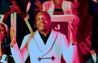 VIDEO: Oscar Oscar ft Joh Makini – Mniombee (Official Visualiser) VIDEO Oscar Oscar feat Joh Makini – Mniombee (Official Visualiser) Mp4 Download Side Makini Blog